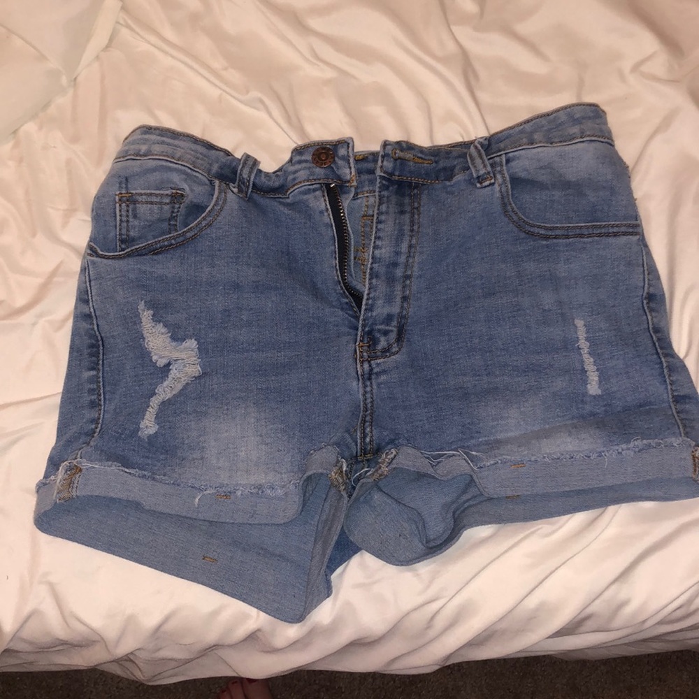 Light Jean shorts